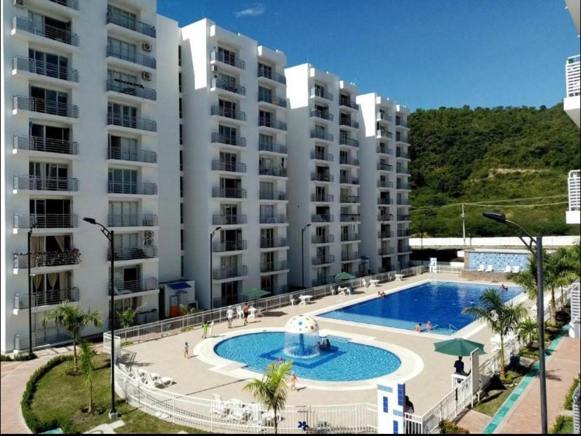Conjunto Aqualina Orange Apartment Girardot